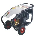 MÁY RỬA XE CAO ÁP – GIẢI PHÁP VỆ SINH HIỆU QUẢ CHO MỌI GIA ĐÌNH & CÔNG VIỆC